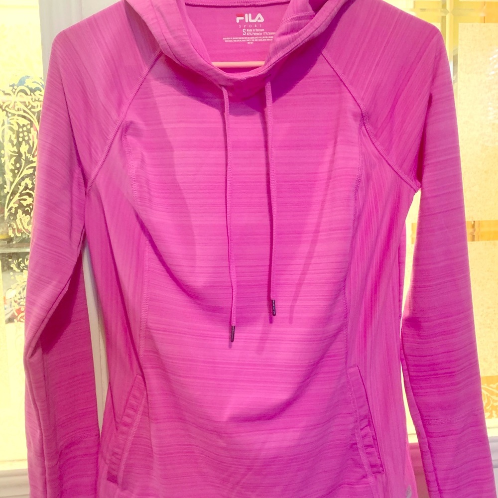 Fila athletic top, size small, like new